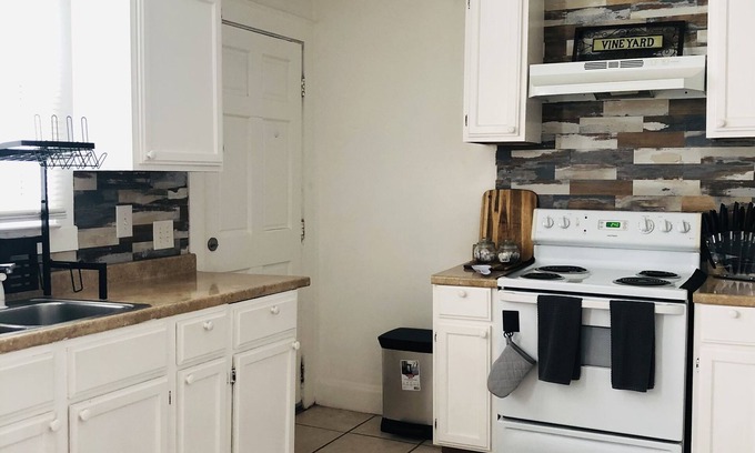 Anderson Condo | Cozy and clean