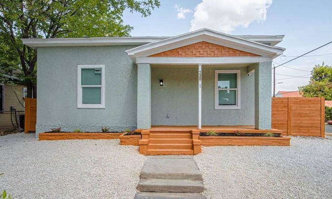 Nevada Street Apartment | Cozy and Lovely 2BR 2BA Apt#A Near Lively Downtown