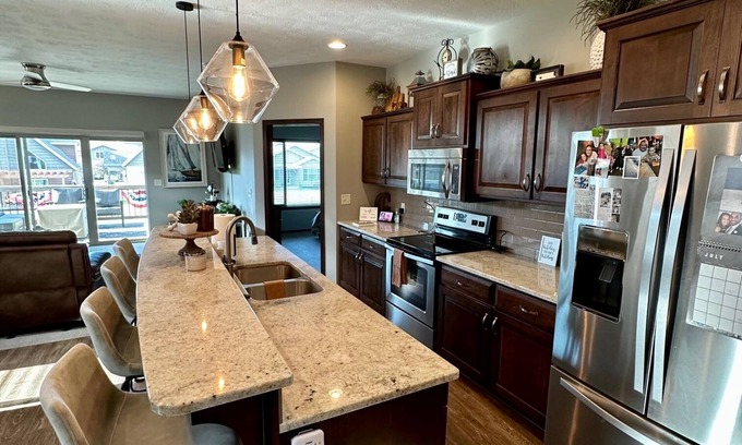 Spirit Lake House | Cozy and luxurious 4-bedroom "Lake Retreat in the Heart of Arnolds Park!"