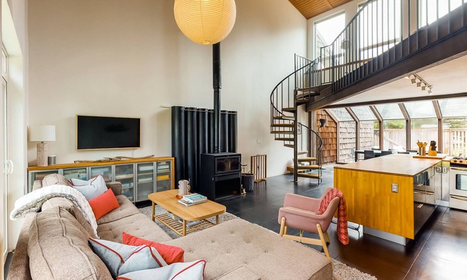 Surf Pines House | Cozy and Modern Family-Friendly Home with Hot Tub - Walk to the Beach