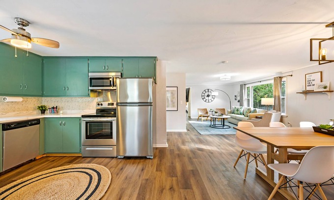 Baileys Harbor House | Cozy and Quiet Bailey's Harbor home: Close to Everything!