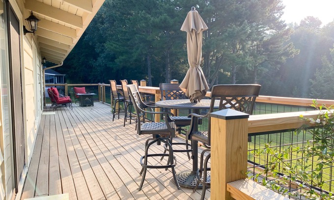 Westminster House | Cozy and Quiet Lake House- 30 Minutes from Clemson