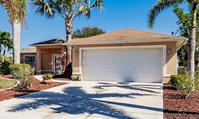 Burnt Store House | Cozy and relaxing Cape Coral Getaway!