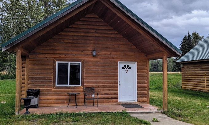 Regional District of Fraser-Fort George Cabin | Cozy and Relaxing Getaway Cabin #7