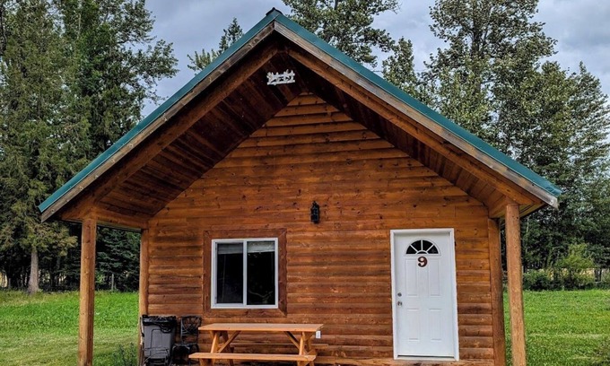 Regional District of Fraser-Fort George Cabin | Cozy and Relaxing Getaway Cabin #9n