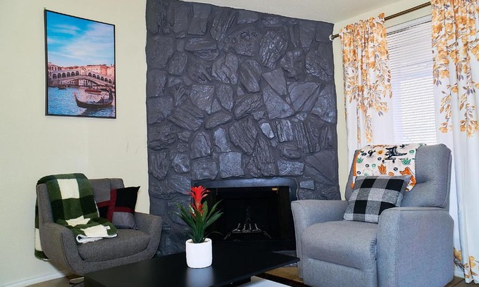 Frisco House | Cozy and relaxing home in downtown Frisco