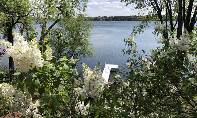 Wautoma House | Cozy and relaxing retreat on Lake Irogami.
