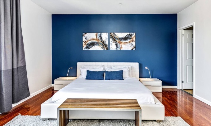 Chinatown Apartment | Cozy and Stylish 2BD Apt With Great Location!