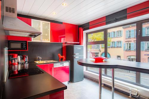 Krutenau Apartment | Cozy and Stylish with A-C in City Center!