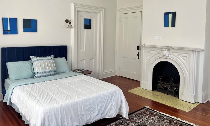 Newburgh House | Cozy and Sunny room in historic Newburgh