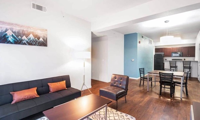 Greeley Apartment | Cozy Apartment 2 Blocks Away from UNC with Gym