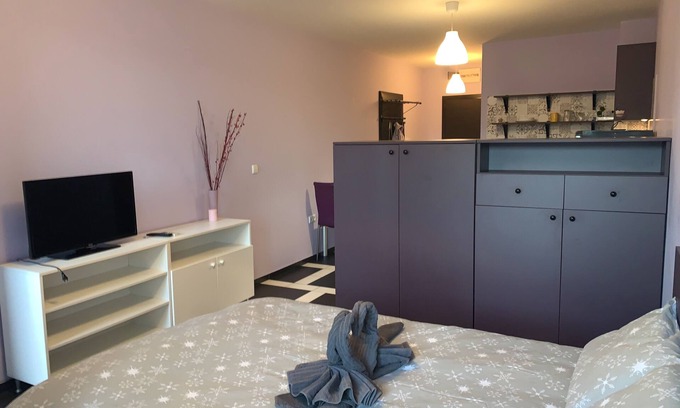 Studentski Grad Apartment | Cozy apartment, 20 min from Sofia City Centre