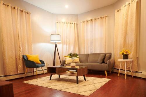 Smith Hill Apartment | Cozy apartment 2nd 10min Walk Downtown and City View