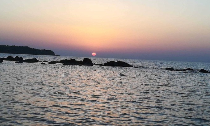 Milianni Apartment | Cozy apartment a stone's throw from the sea, with private parking space