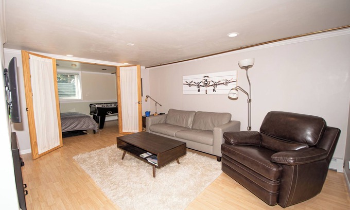 Sand Lake Apartment | Cozy apartment - close to Airport & Kincaid Park