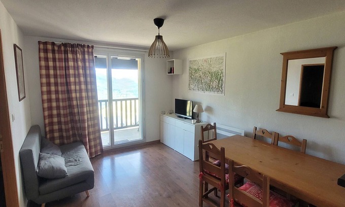 Peyragudes Apartment | Cozy Apartment for 6 with Balcony, Near Slopes and Free Pool Access in Peyragudes