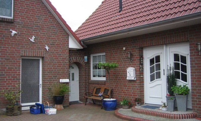 Westeraccumersiel Apartment | Cozy apartment in a quiet location - near the beach and port