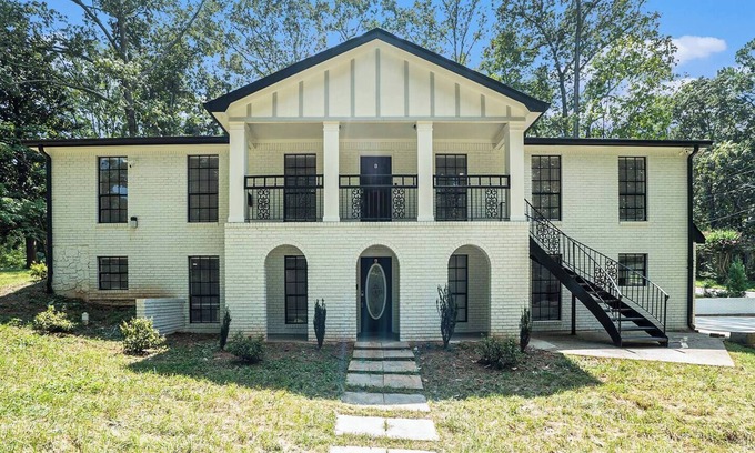 Lilburn Apartment | Cozy Apartment in Lilburn - Unit A