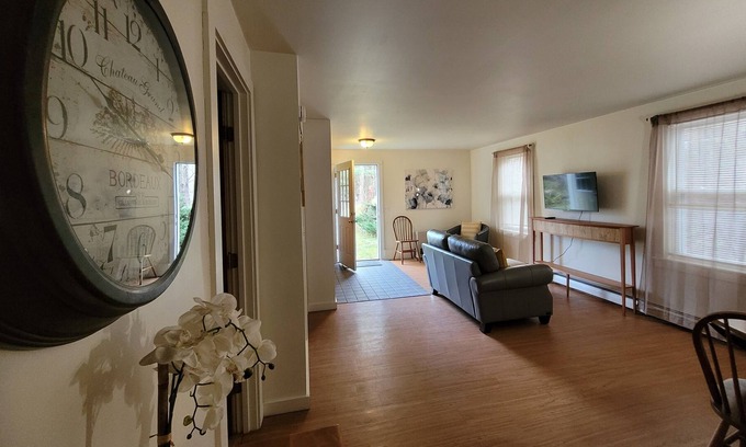 Norwich Apartment | Cozy apartment in Norwich (Nonsmoking only!)
