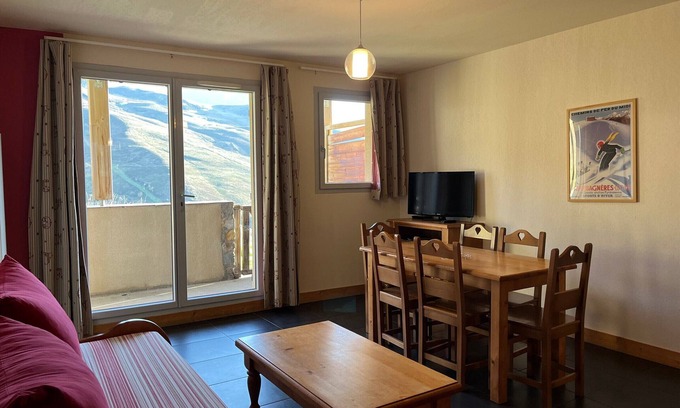 Peyragudes Apartment | Cozy Apartment in Peyresourde, 6 pers, Pool Access, Free Shuttle