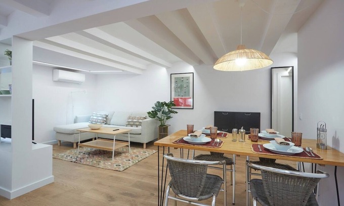 L'Antiga Esquerra de l'Eixample Apartment | Cozy apartment in the Eixample neighborhood