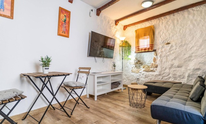 Ubrique Apartment | Cozy apartment in Ubrique with WiFi