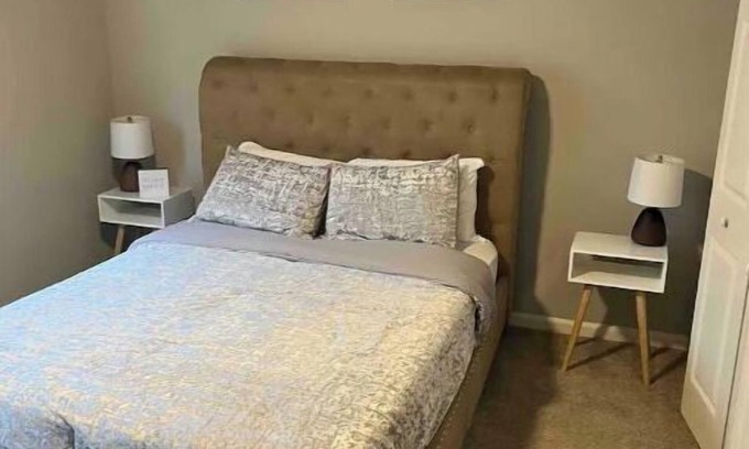 Atlanta Apartment | Cozy Apartment in West Midtown Atlanta. Located near all the malls and shops.