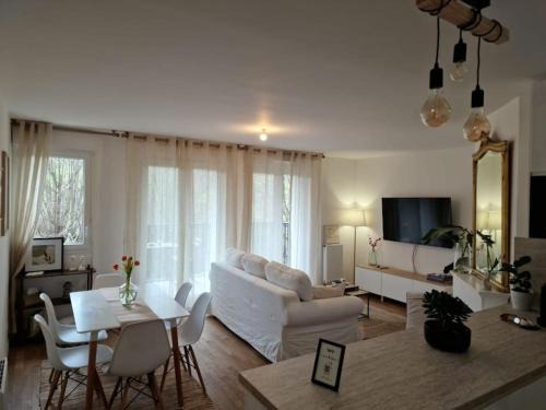 Clamart Apartment | Cozy apartment near Paris