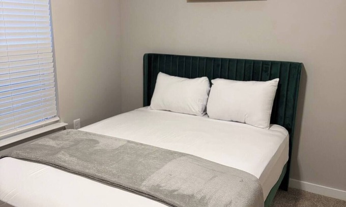 Church Street Apartment | Cozy Apartment Near the Airport