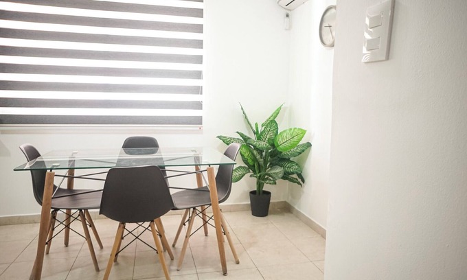 Leon Apartment | Cozy Apartment Poliforum AC