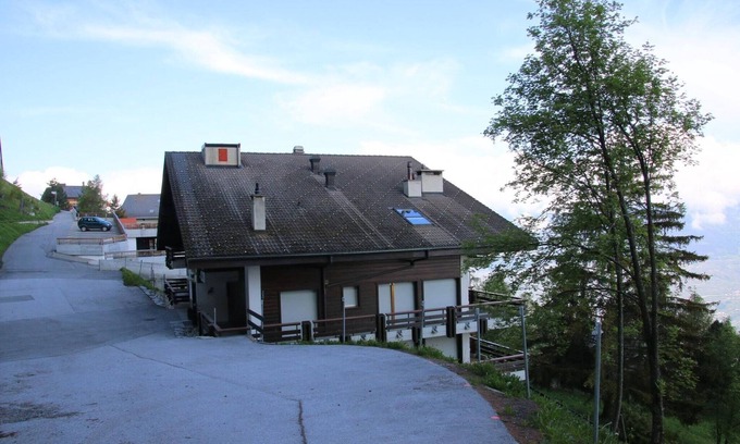 Nendaz Apartment | Cozy Apartment With Mountain Views
