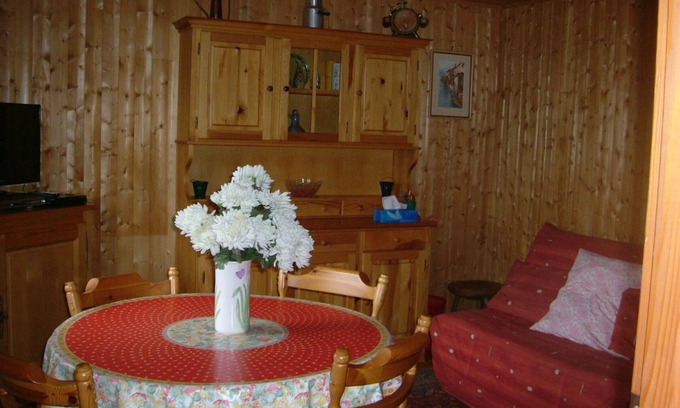Les Gets Apartment | Cozy apartment with WiFi and parking in Les Gets