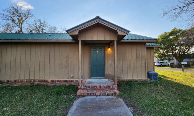 Valdosta Apartment | Cozy apartment with WiFi and AC in Valdosta, near the mall,Walmart and I75