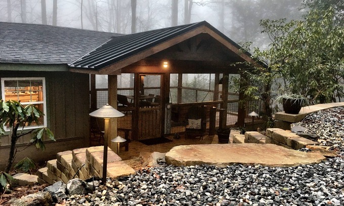 Suches Cabin | Cozy Appalachian Trail Cabin - Woody Gap & Blood Mountain in Suches, GA
