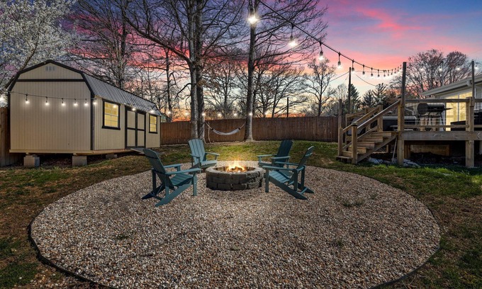 Oakley House | Cozy Asheville Home/Hot Tub/Fire Pit! Discount for week-long stays!