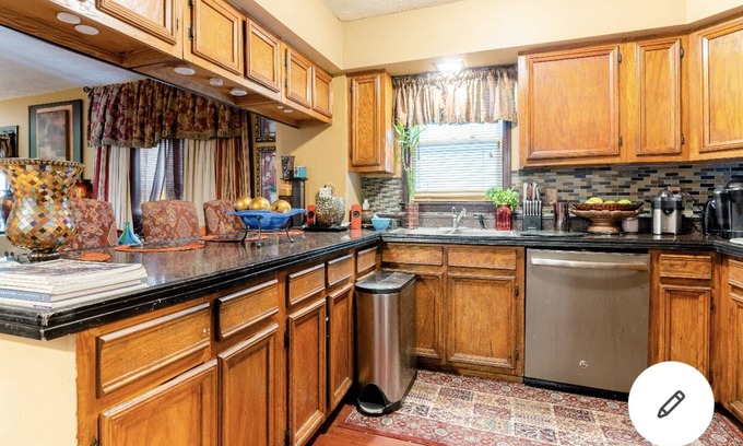 Englewood House | Cozy basement apartment in beautiful home