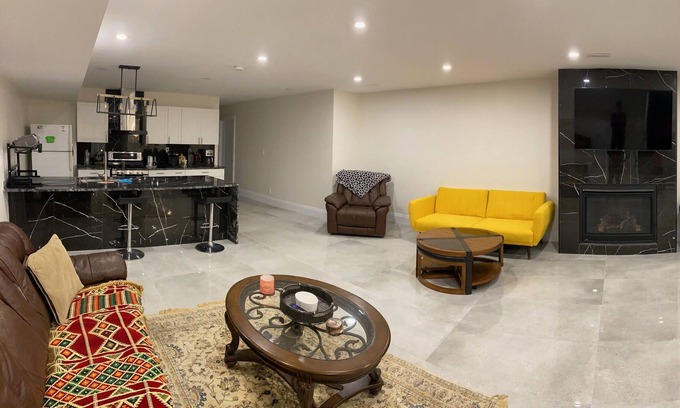 LaSalle Apartment | Cozy Basement luxoriou appartment