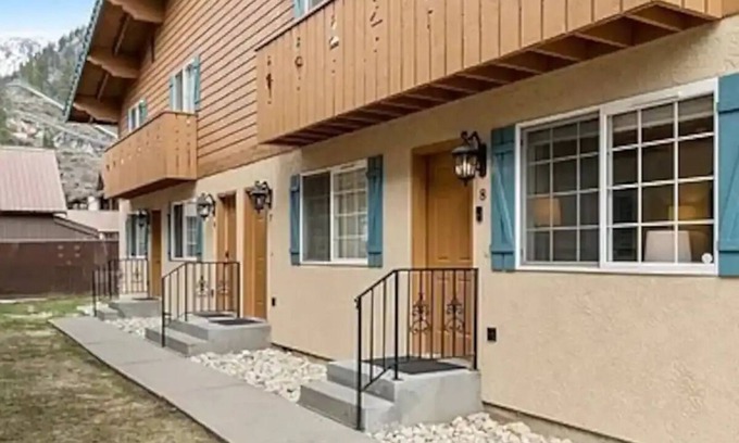 Leavenworth Condo | Cozy Bavarian Getaway ~ 5-Star Location ~ Hot Tub!