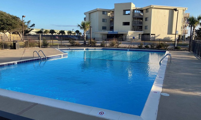 Emerald Isle Condo | Cozy beach condo in Emerald Isle, NC