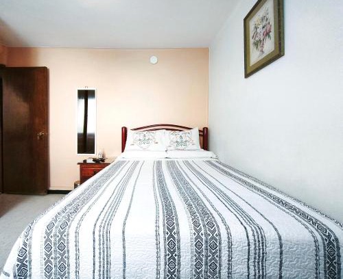 Venustiano Carranza House | Cozy bedroom at 5 min Mexico City Airport T1 & T2