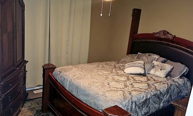 New Brighton Apartment | Cozy bedroom suite