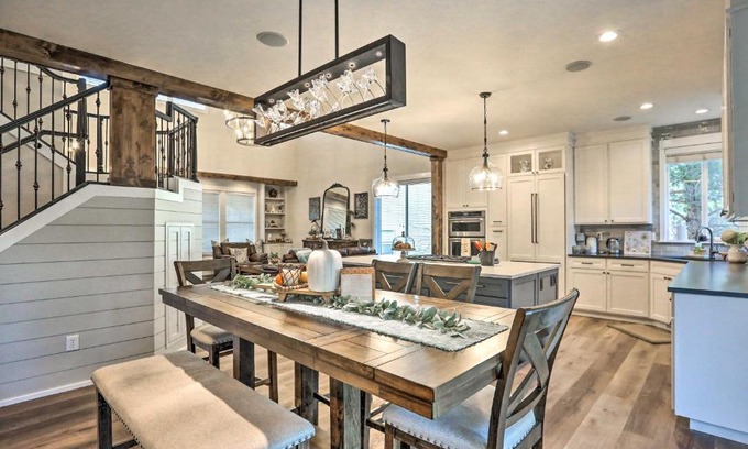 Southern Crossing House | Cozy Bend Home - Walk to Old Mill District!