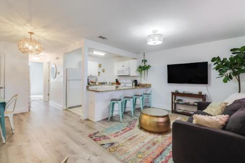 Biloxi House | Cozy Biloxi Condo by Next Step Property Management