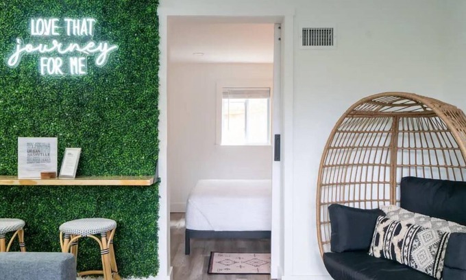 Melrose Condo | Cozy Bohemian Condo with Pool by Barclé