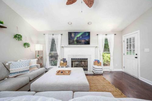 Cary Villa | Cozy Boho Kildaire Farms Home- near Downtown