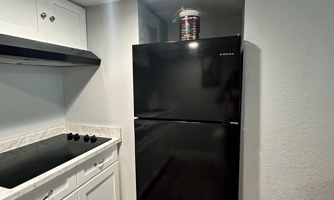 San Antonio Apartment | Cozy BR Apt near Sea World, Lackland AFB, and great shopping.