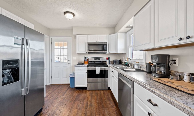 Williamstown House | Cozy Brick Cottage near Ark