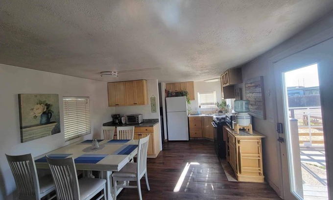 Colorado City House | Cozy&Bright Private Home Pet Friendly central access@Zions, Bryce, Grand Canyon!