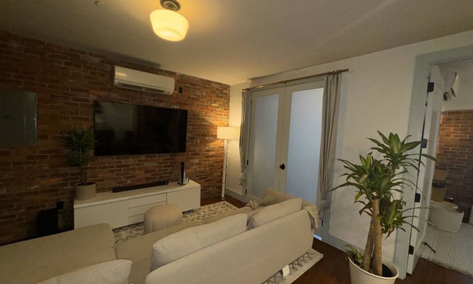Crown Heights Apartment | Cozy Brooklyn retreat beautiful two bedroom