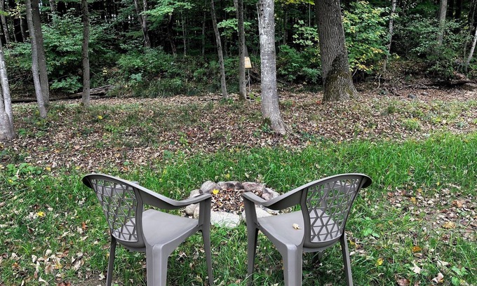 Bartlett RV Rental | Cozy brookside campsite 3